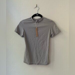 SKIMS FITS EVERYBODY T-SHIRT IN SMOKE XS